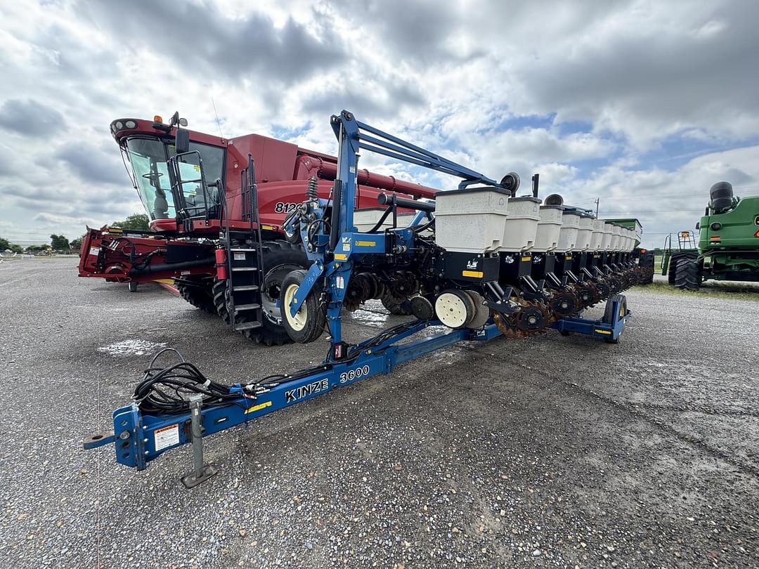 Image of Kinze 3600 Primary image