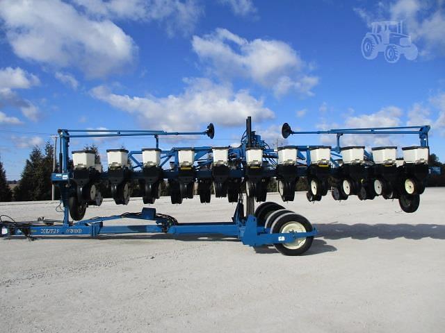 Image of Kinze 3600 equipment image 2