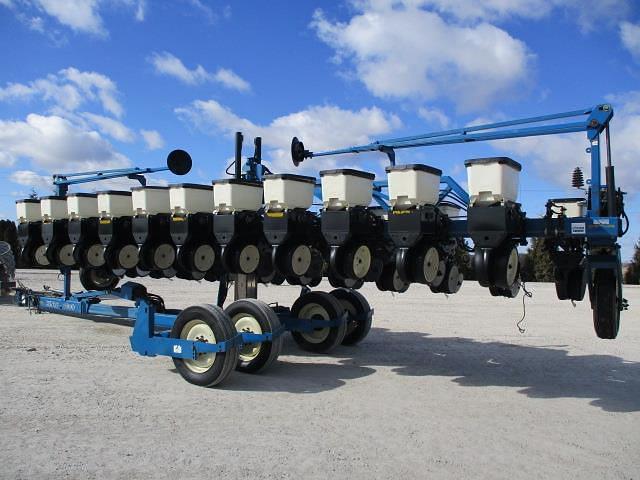 Image of Kinze 3600 equipment image 4