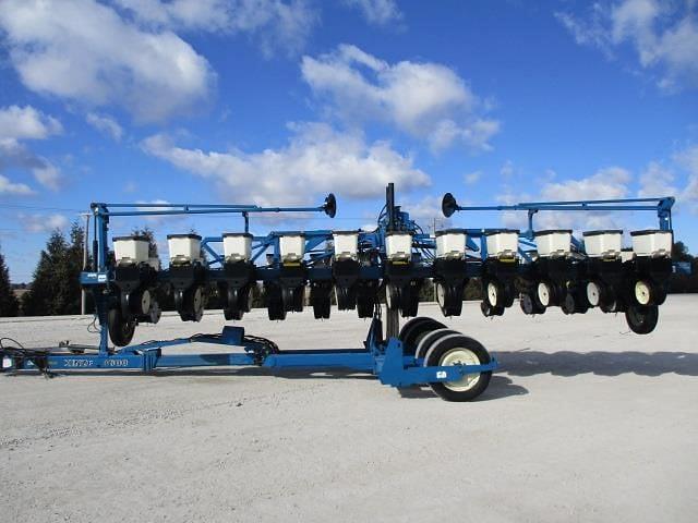 Image of Kinze 3600 equipment image 2