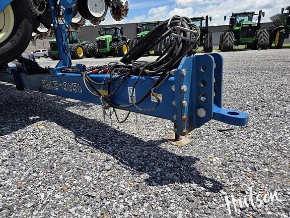 Image of Kinze 3650 equipment image 4