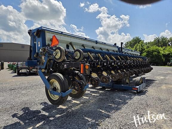 Image of Kinze 3650 equipment image 3