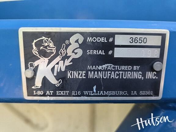 Image of Kinze 3650 equipment image 4