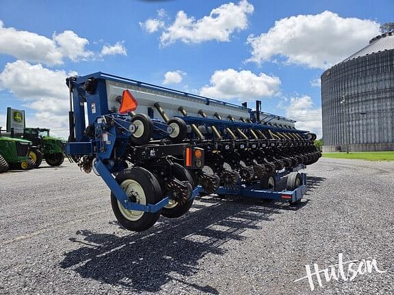 Image of Kinze 3650 equipment image 3