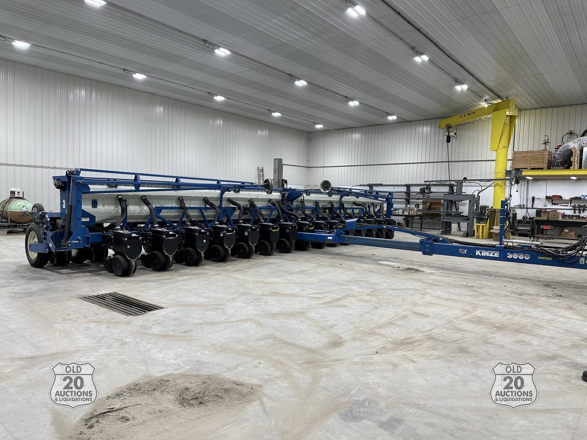 2003 Kinze 3650 Equipment Image0