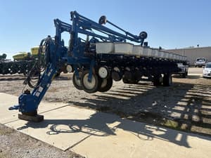 2003 Kinze 3700 Image