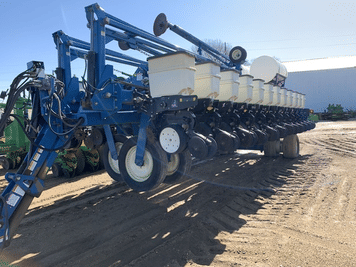 Main image Kinze 3700