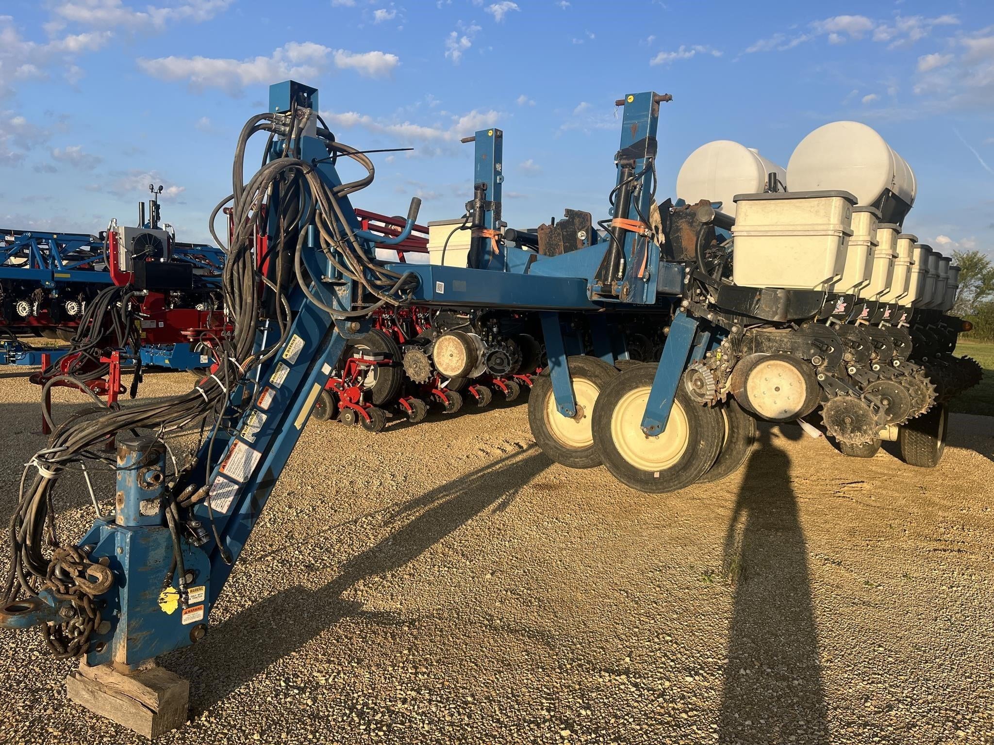 2003 Kinze 3700 Equipment Image0