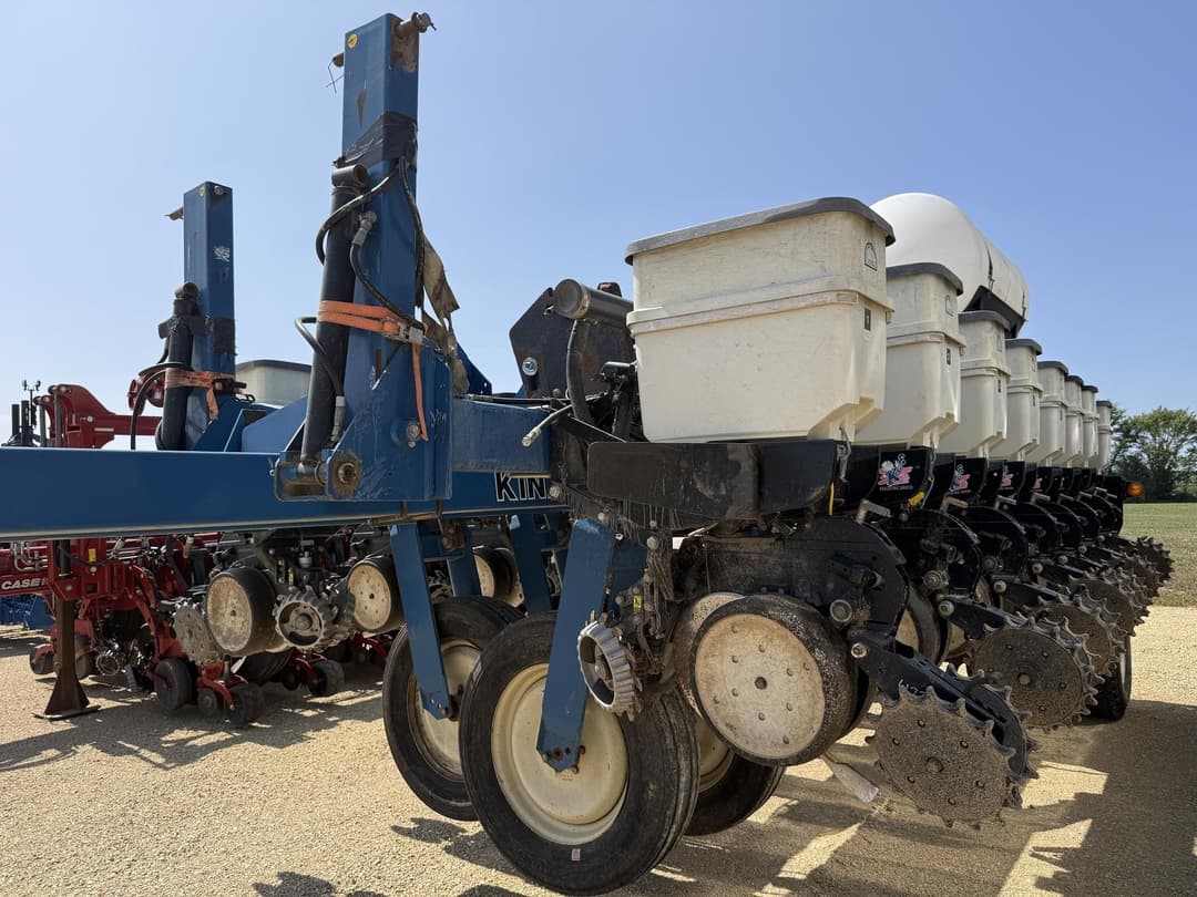 Image of Kinze 3700 Primary image