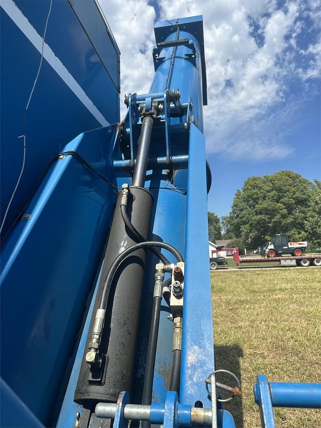 Thumbnail image Kinze 850 10