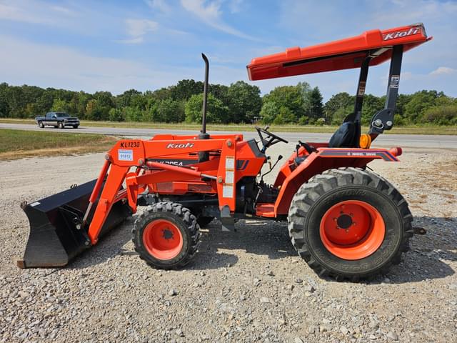 Image of Kioti LK3054 equipment image 4