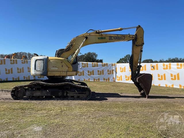 Image of Kobelco SK235SR-1E equipment image 3