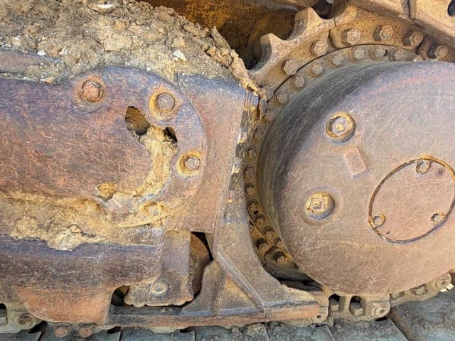 Image of Komatsu D155AX equipment image 3