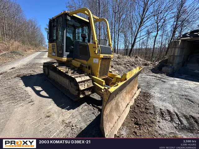 Image of Komatsu D39EX-21A equipment image 3