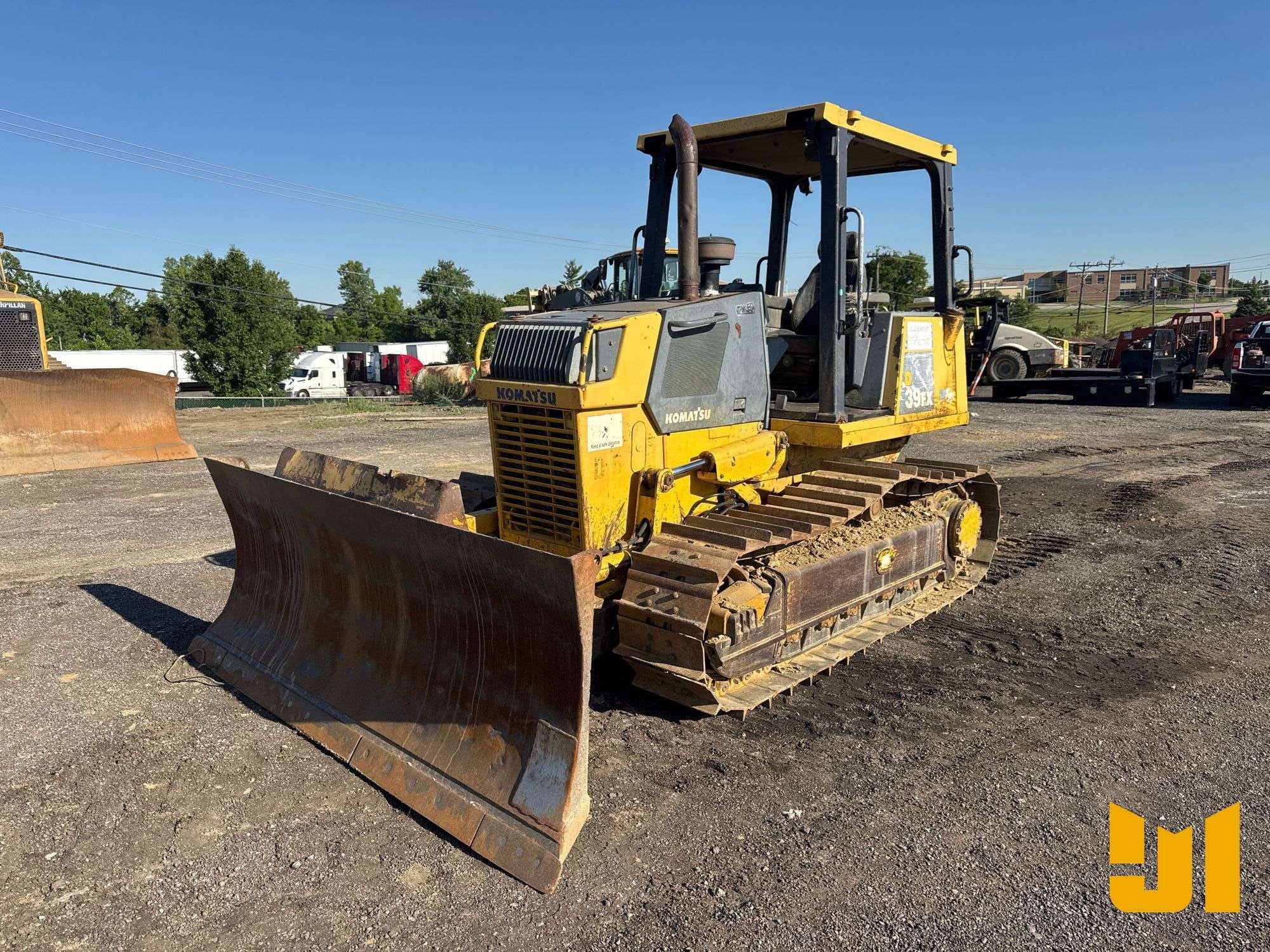 2003 Komatsu D39EX Equipment Image0