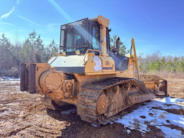 Image of Komatsu D65EX-15 equipment image 4