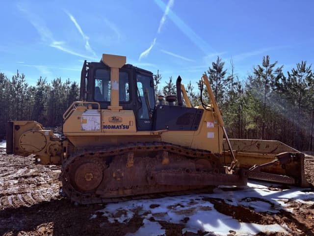 Image of Komatsu D65EX-15 equipment image 3