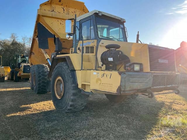 Image of Komatsu HM400-1 equipment image 2