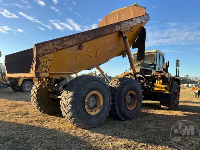 Image of Komatsu HM400-1 equipment image 3