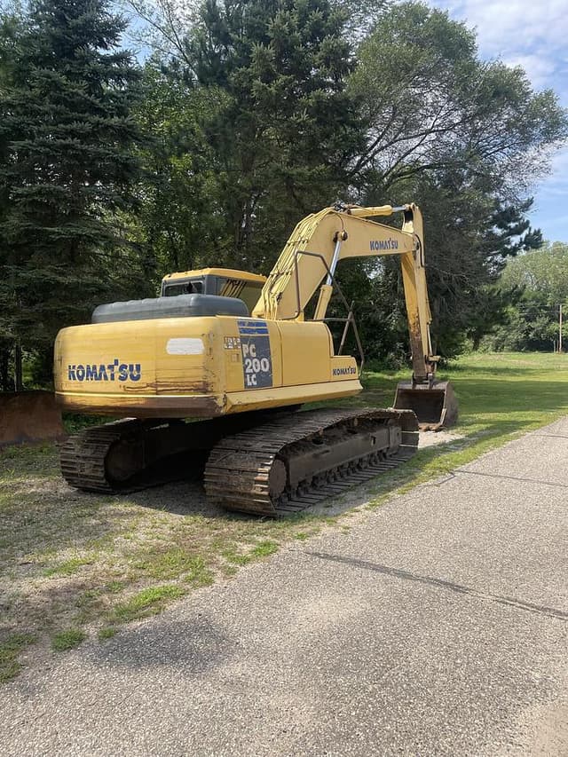 Image of Komatsu PC200LC-7 equipment image 2