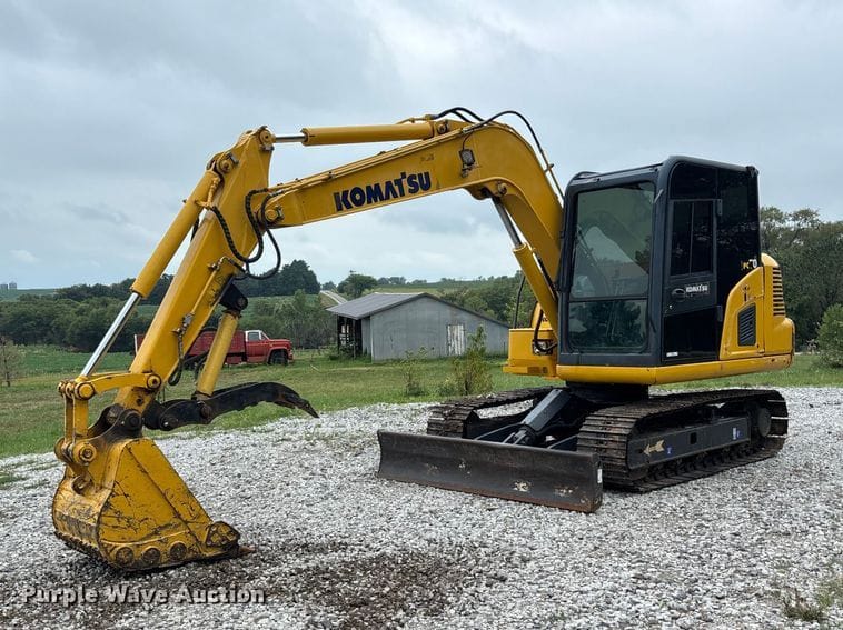 2003 Komatsu PC70-8 Equipment Image0