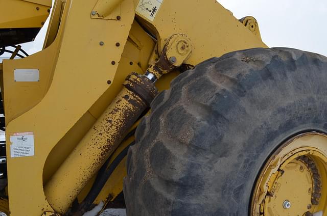 Image of Komatsu WA500-3 equipment image 3