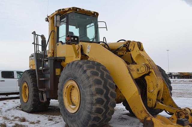 Image of Komatsu WA500-3 equipment image 2