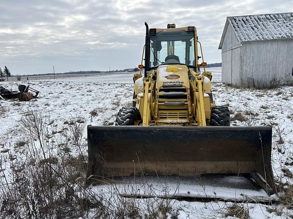 Image of Komatsu WB140-2 equipment image 2