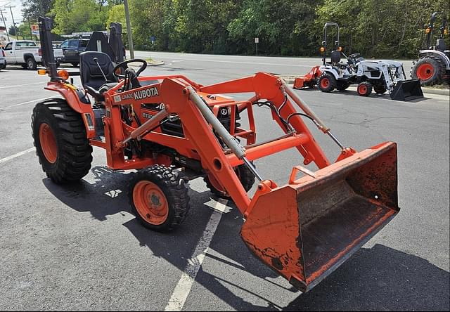 Image of Kubota B7800HSD equipment image 3