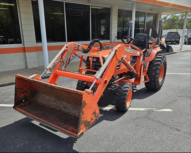 Image of Kubota B7800HSD equipment image 2