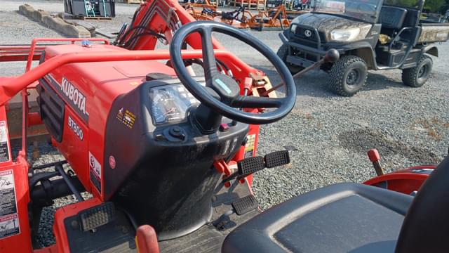 Image of Kubota B7800HSD equipment image 4