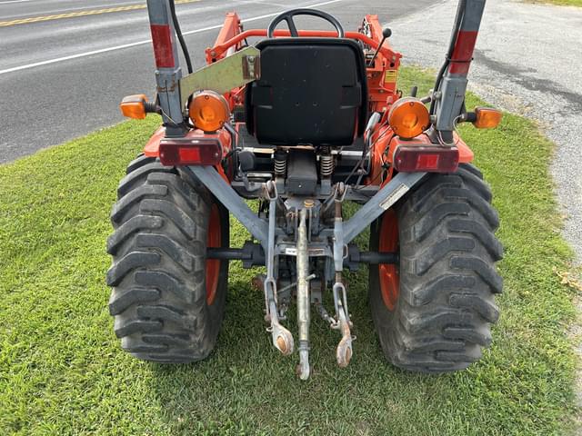 Image of Kubota B7800HSD equipment image 2