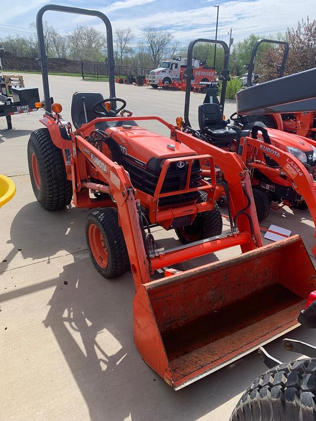 Image of Kubota B7800HSD equipment image 4