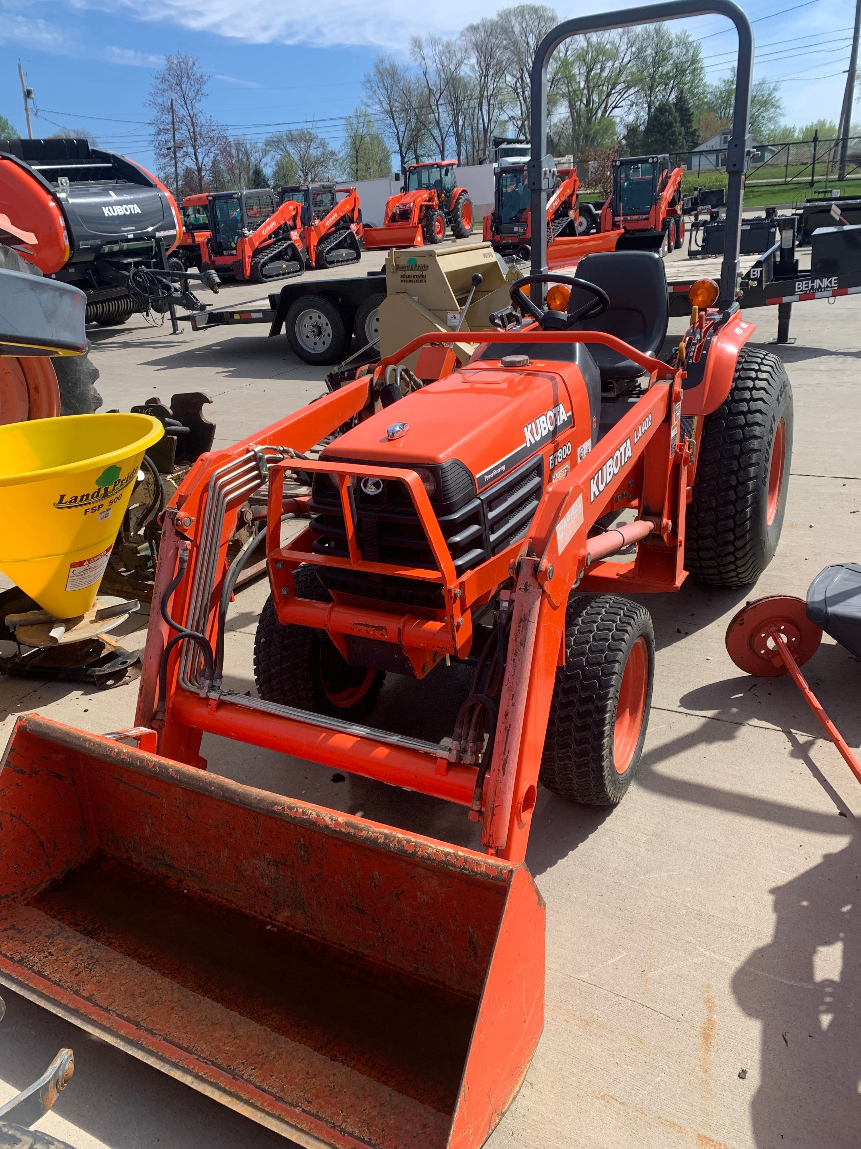 2003 Kubota B7800HSD Equipment Image0