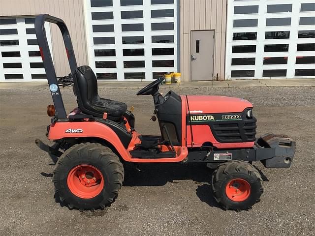 Image of Kubota BX2200 equipment image 2