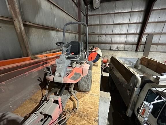 Image of Kubota F2560 equipment image 1