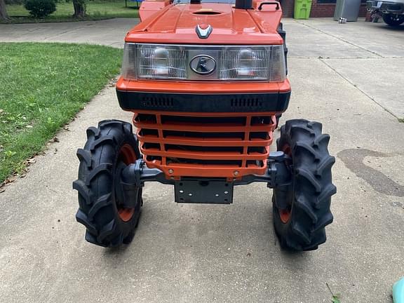 Image of Kubota L2600 equipment image 3