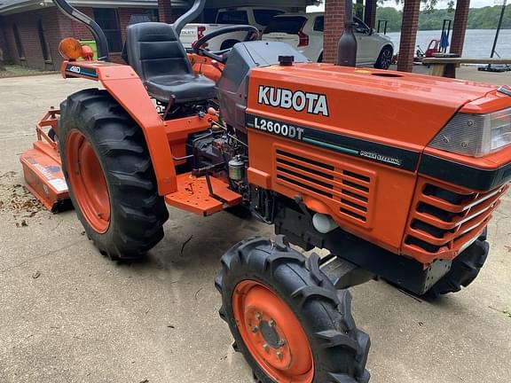 Image of Kubota L2600 equipment image 4