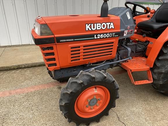 Image of Kubota L2600 equipment image 2