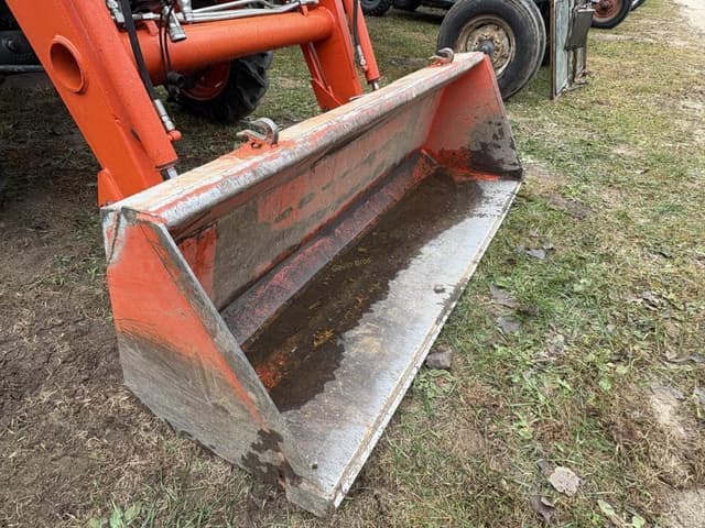 Image of Kubota L3010 equipment image 3