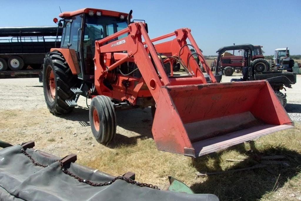 Main image Kubota M120