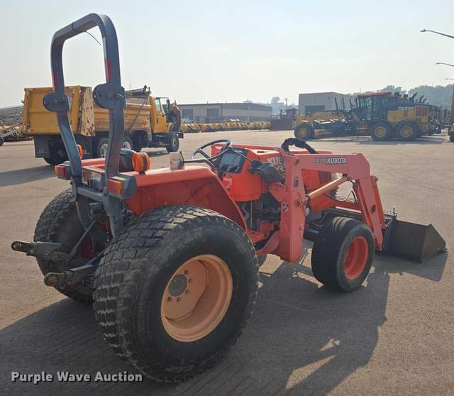 Image of Kubota MX5000 equipment image 4