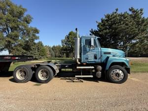 2003 Mack CH613 Image