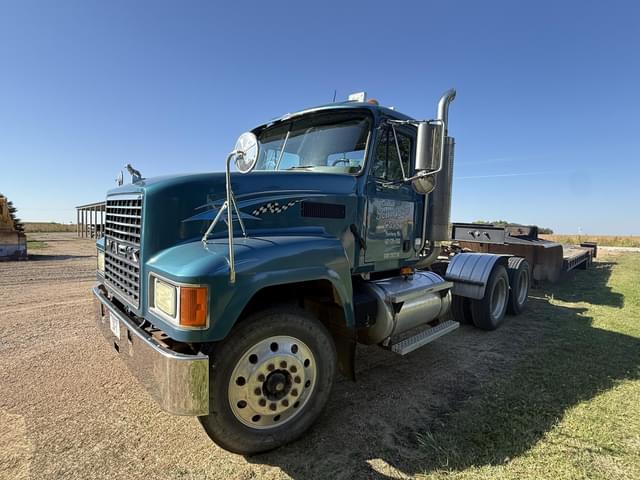 Image of Mack CH613 equipment image 1