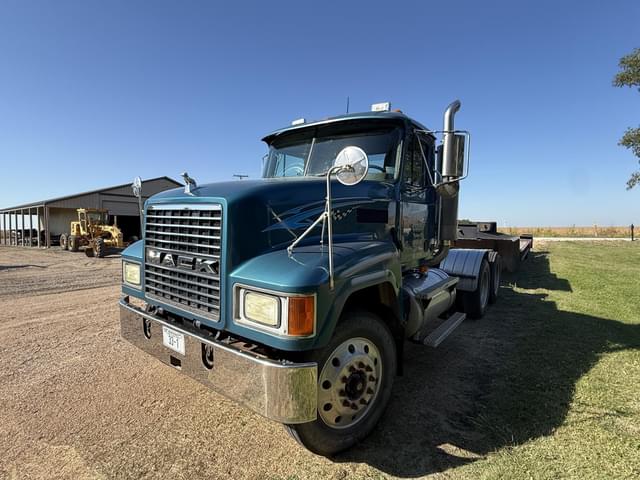 Image of Mack CH613 equipment image 2