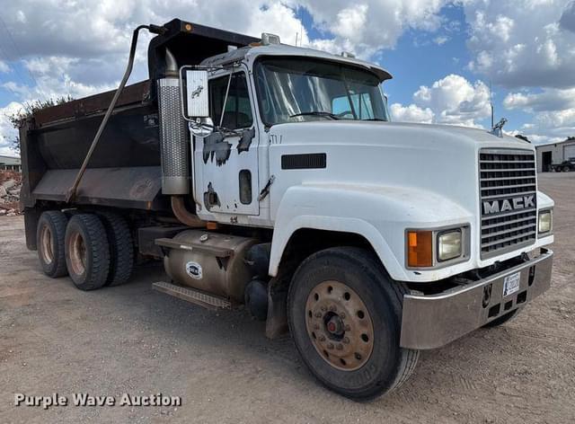 Image of Mack CH613 equipment image 2