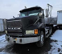 Main image Mack CH613 0