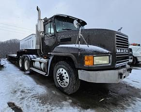 Main image Mack CH613 9