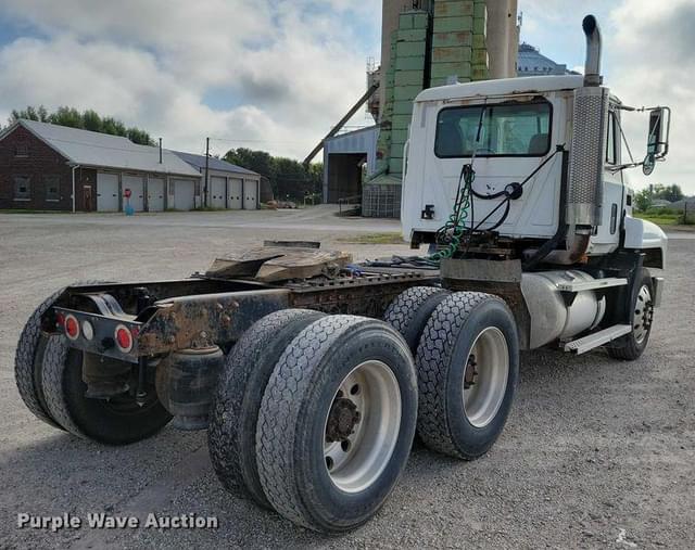 Image of Mack CH613 equipment image 4