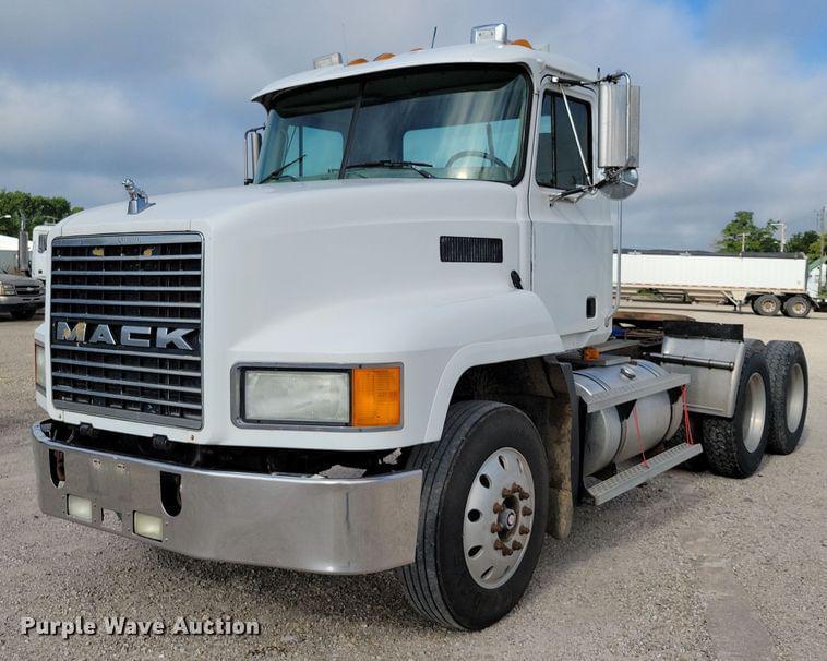 Image of Mack CH613 Primary image